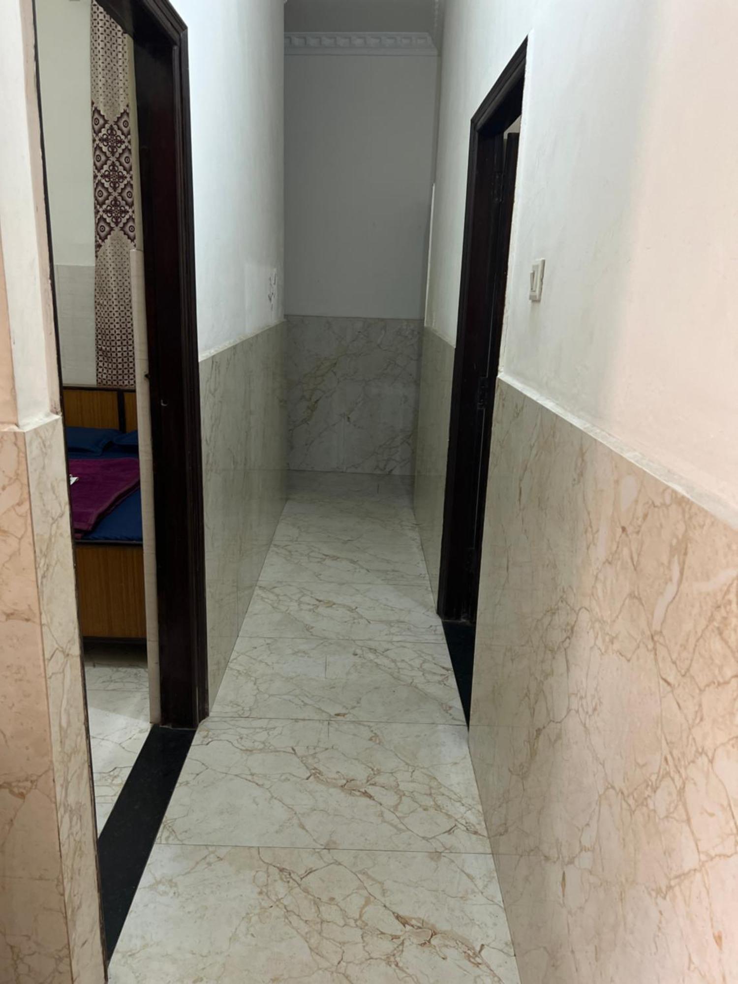 Raja Guest House -- Jalandhar Railway Station -- For Family, Couples, Travellers Kültér fotó