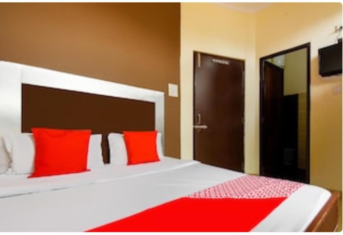 Raja Guest House -- Jalandhar Railway Station -- For Family, Couples, Travellers Kültér fotó